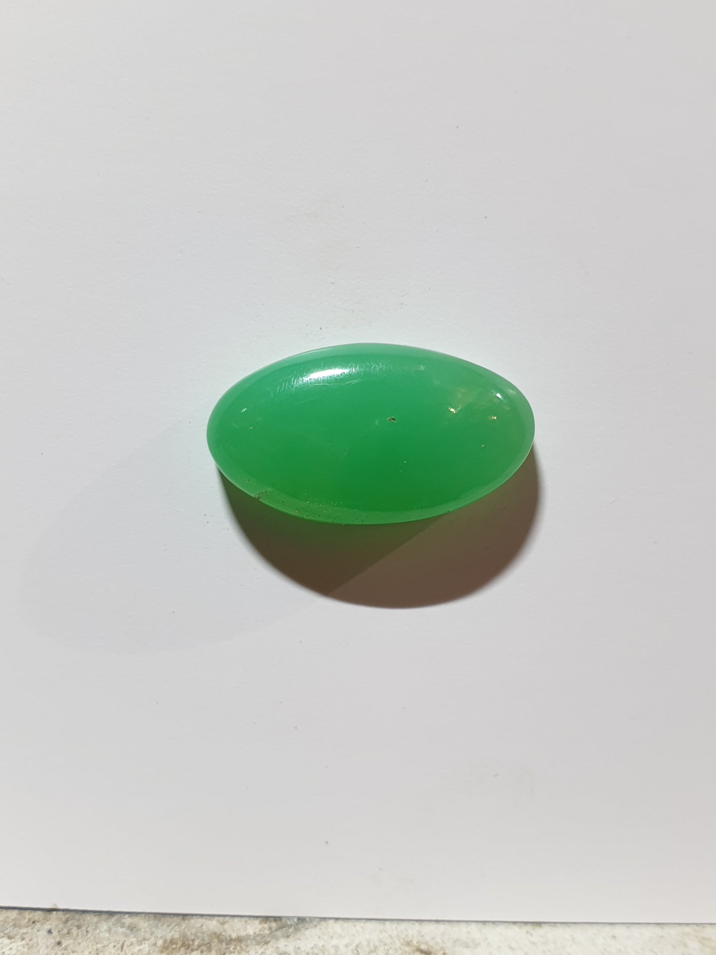 8ct Marlborough Chrysoprase cabochon
