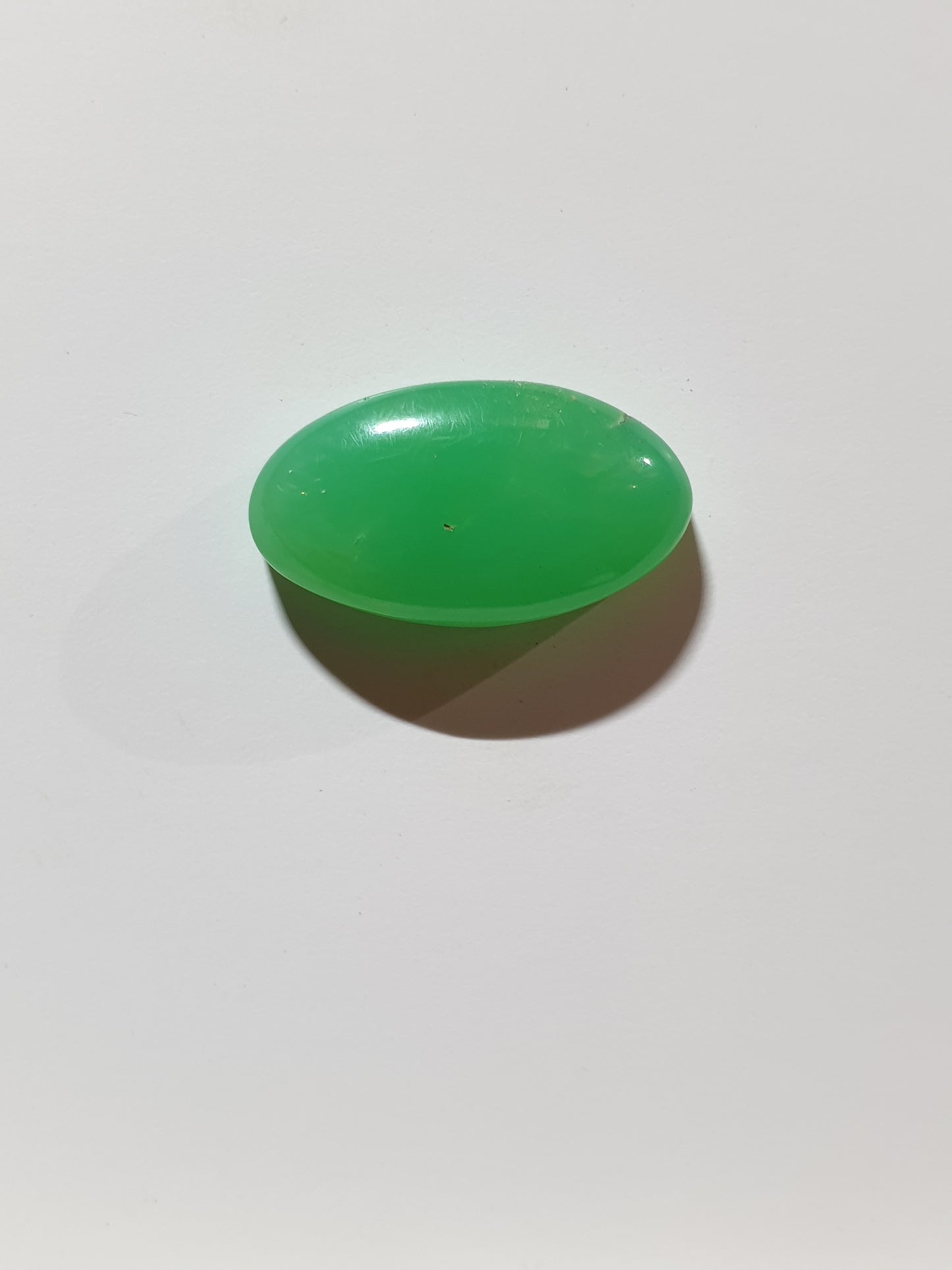 8ct Marlborough Chrysoprase cabochon
