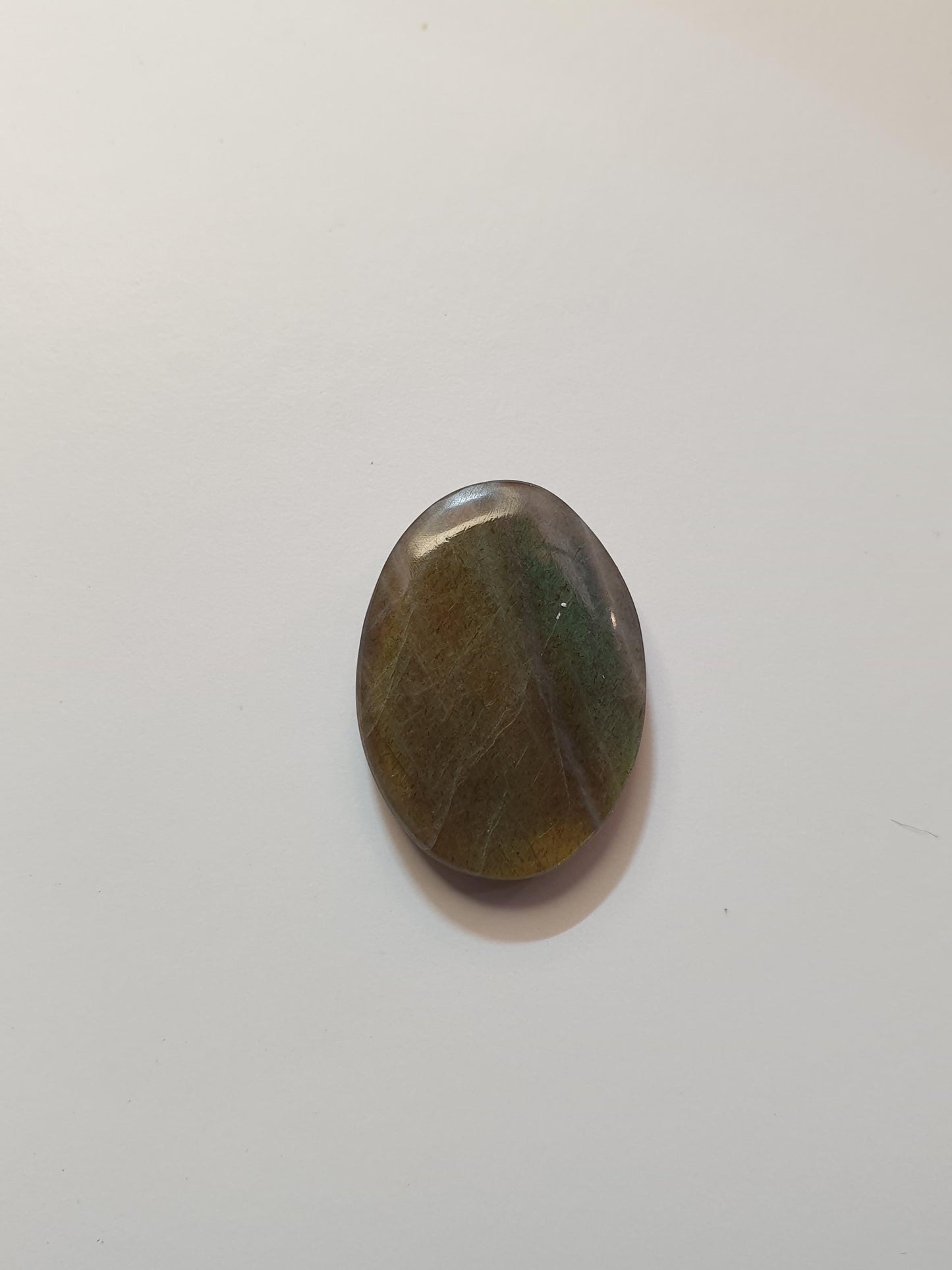 9ct Spectrolite cabochon