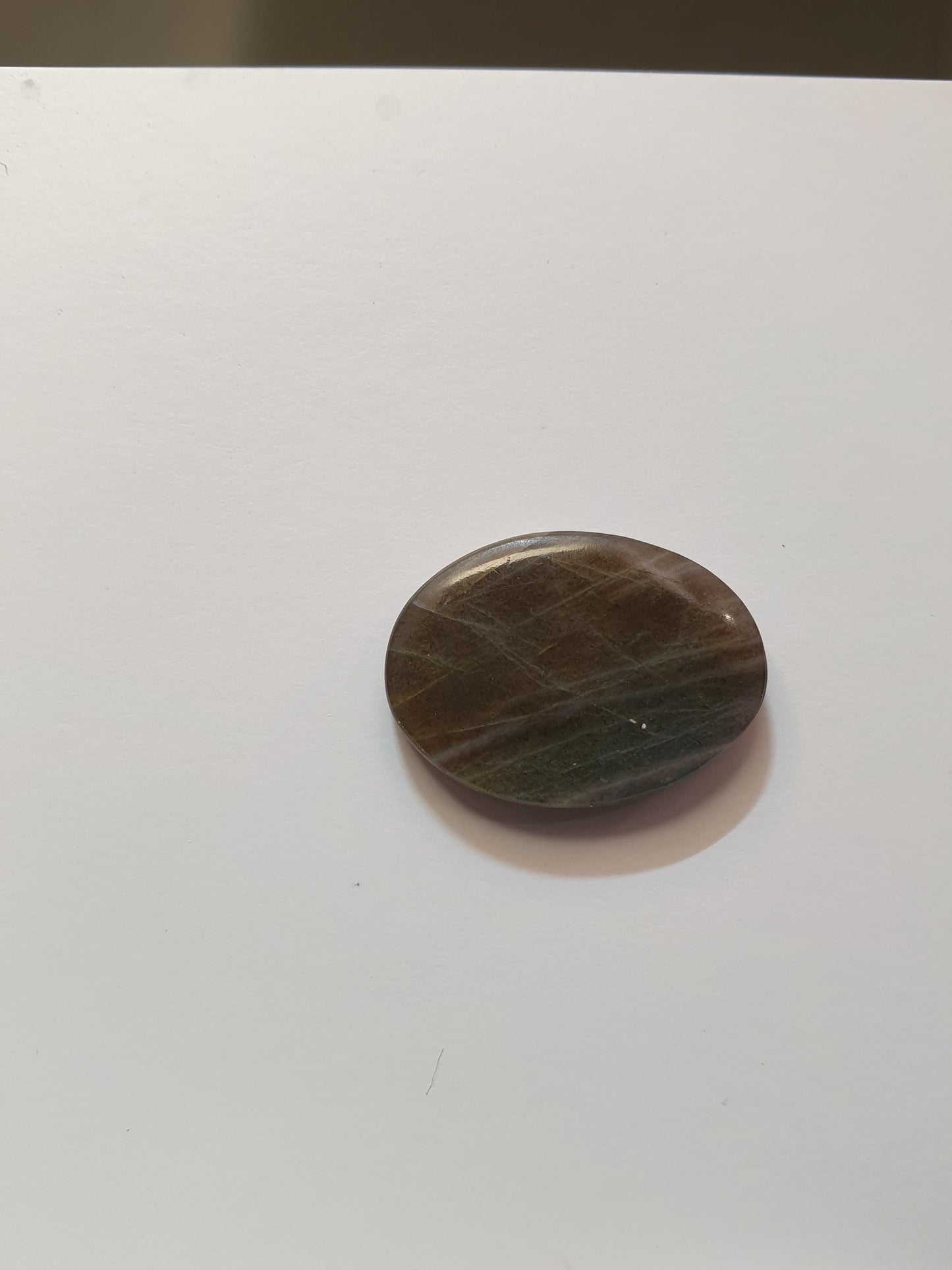 9ct Spectrolite cabochon